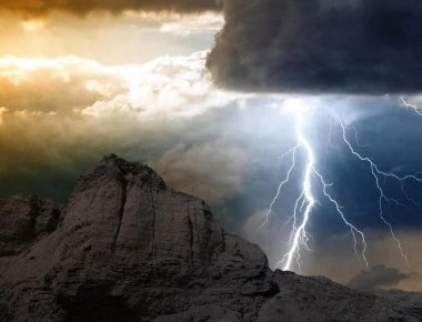 Συνεχίζεται το «χειμωνιάτικο» σκηνικό: Βροχές και καταιγίδες σε όλη την χώρα